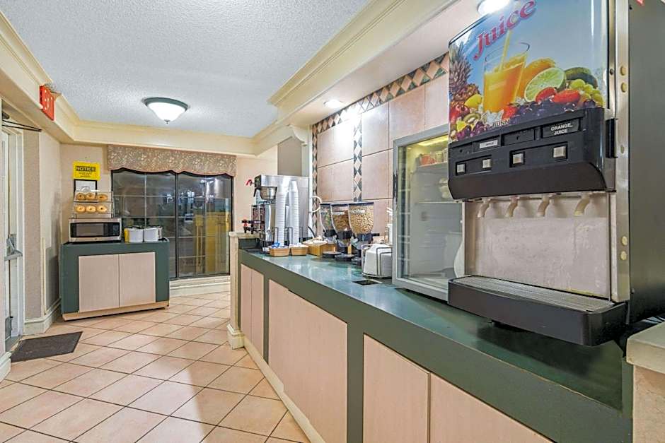 Days Inn by Wyndham San Diego Vista