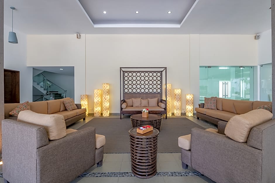 Mareazul Family Beach Condohotel
