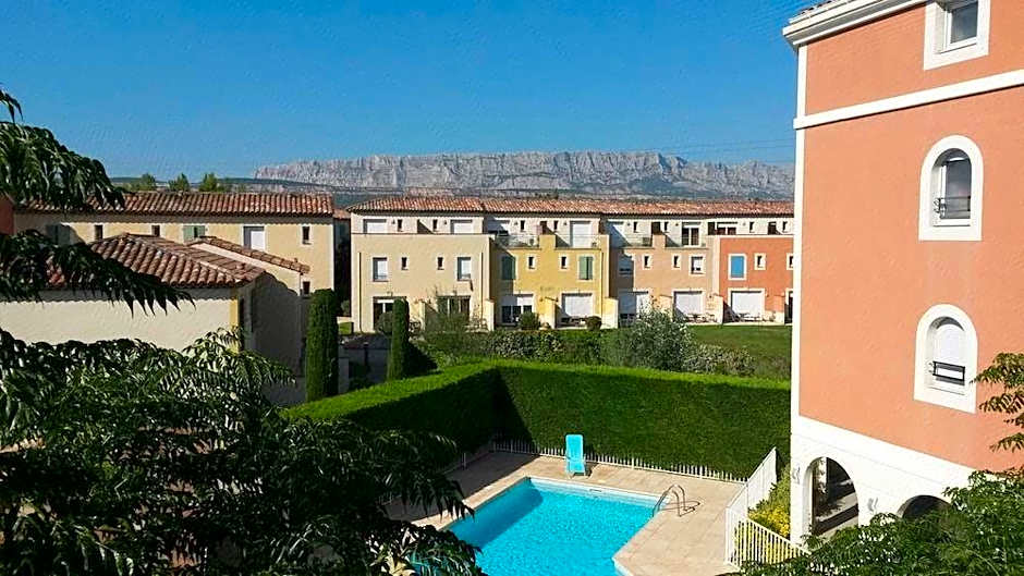 Park & Suites Village Aix-Le Rousset