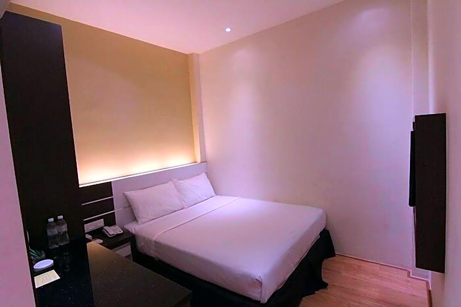 The V Hotel