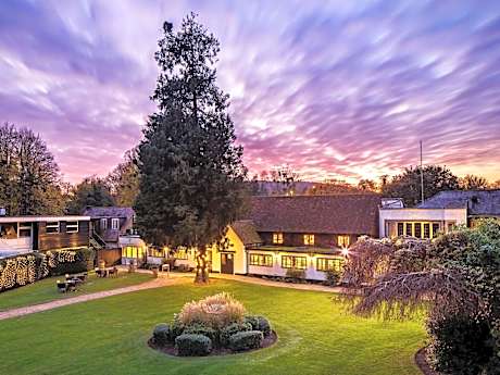 Sunday Box Hill Burford Bridge Hotel