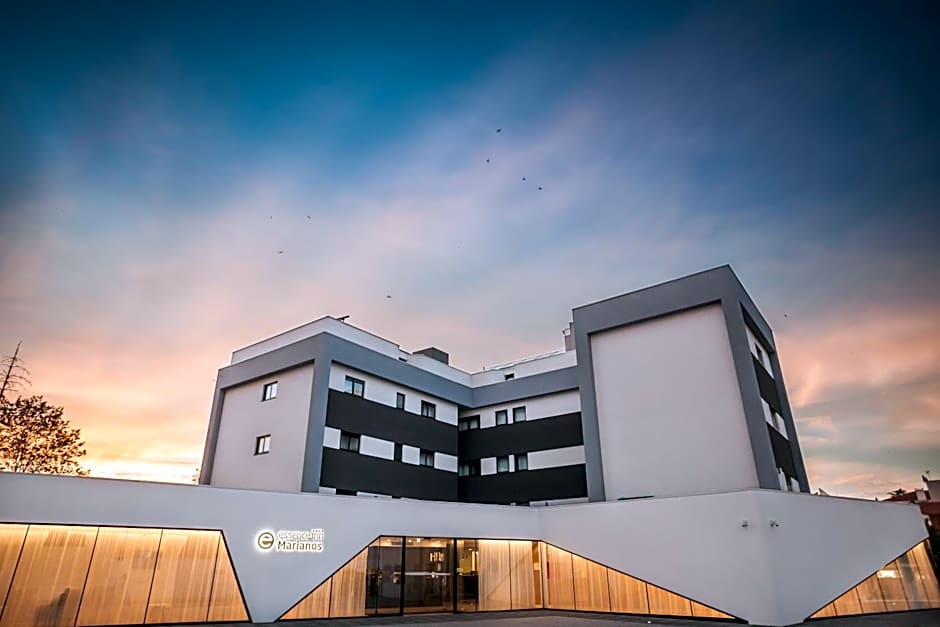 Essence Inn Marianos Hotel