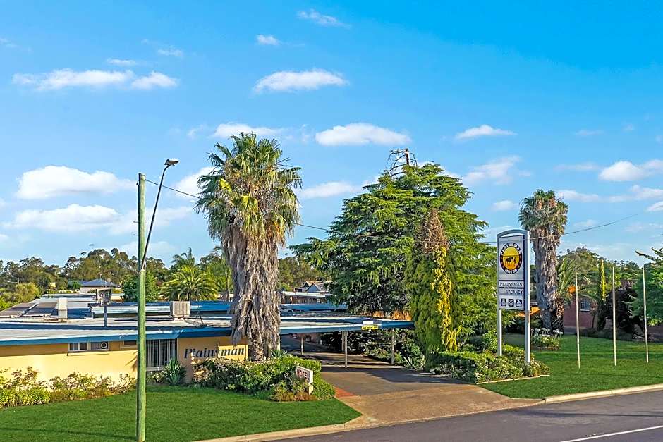 Plainsman Motel