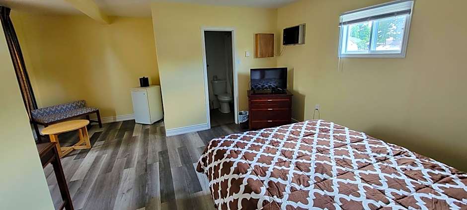 North Shore Wayside Inn