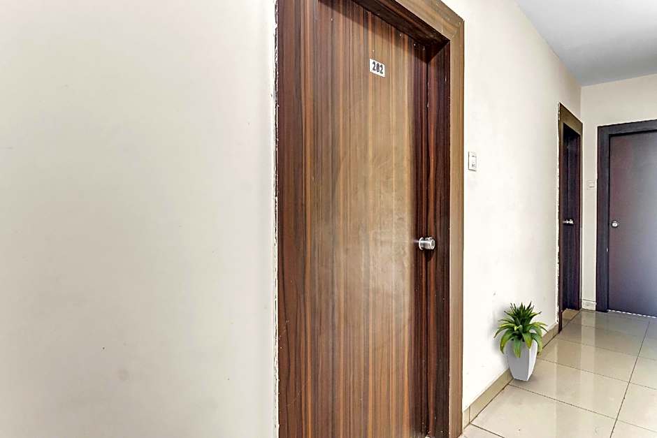 Hotel Airport Shine Inn by OYO – Hyderabad, IA