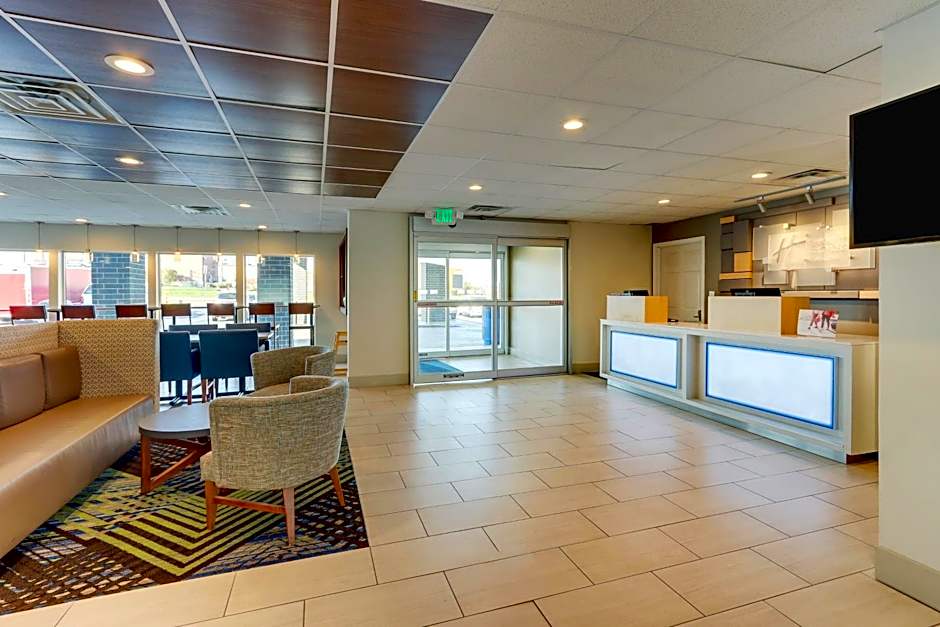 Holiday Inn Express Cincinnati North - Monroe By IHG
