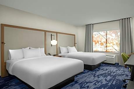 Suite, 2 Queen, Sofa bed