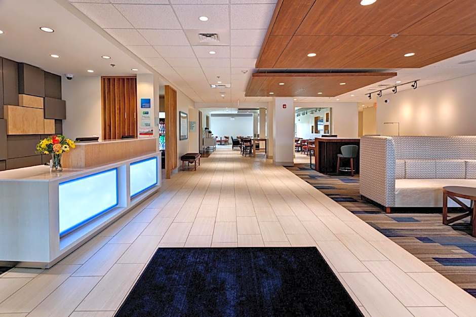 Holiday Inn Express & Suites Manhattan By IHG