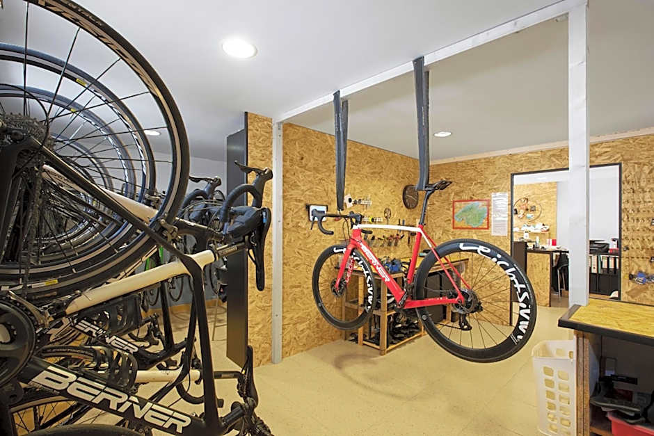 THB El Cid - Adults Only