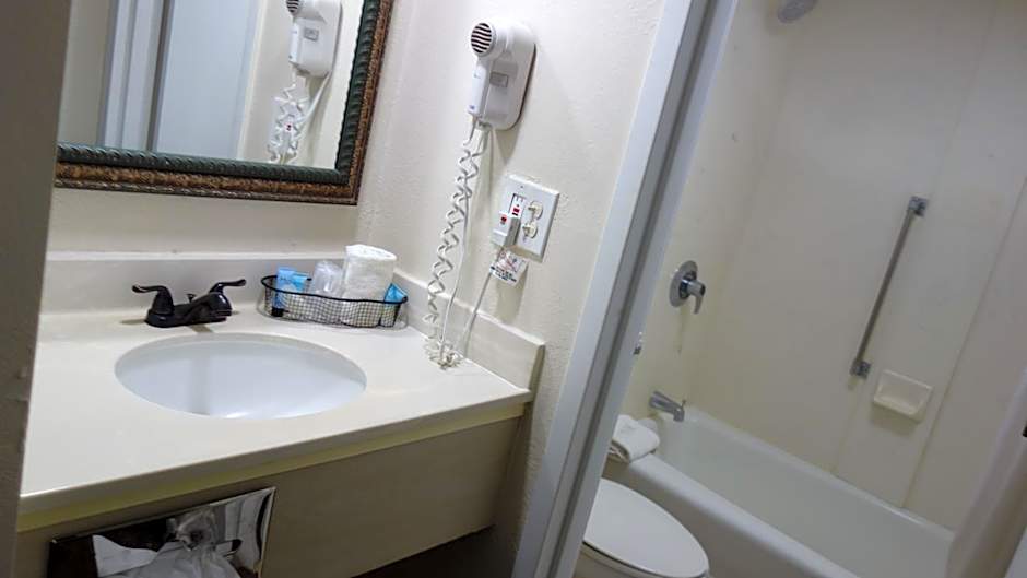 THE PARAGON of Golden Isles