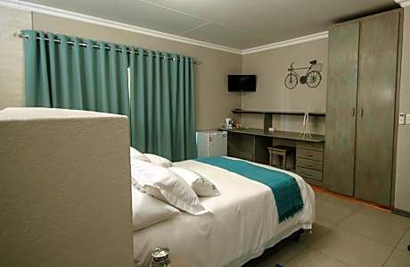 Deluxe Double Room with Shower