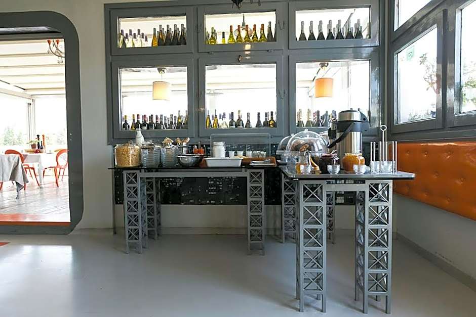 Orange Hotel