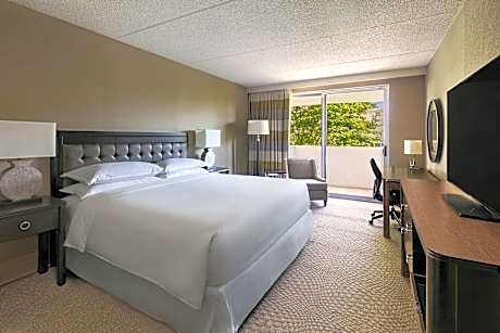 Room, 1 King Bed, Balcony
