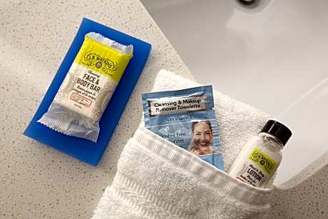 2 Queen Beds Standard Comm Access