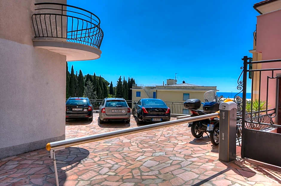 Hotel Noris