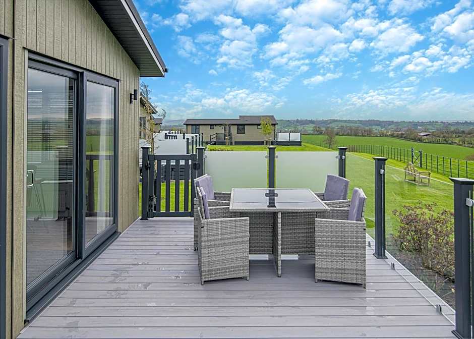 Midsomer Lodges