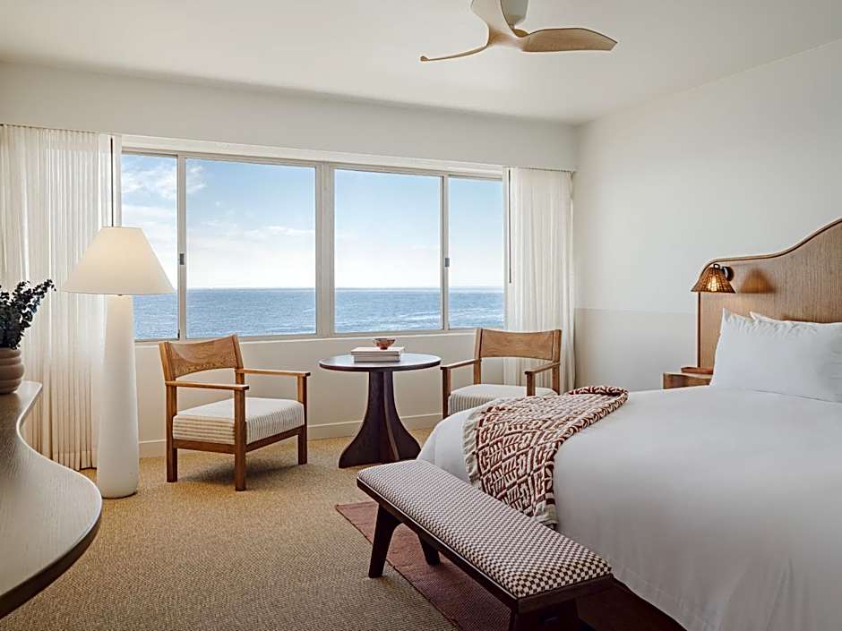 Casa Loma Beach Hotel