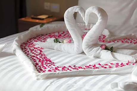 Business Suite King (Non-Smoking)