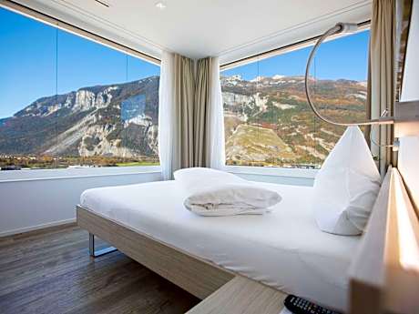 Superior "Corner" Room with 1 Double bed, Mountain View