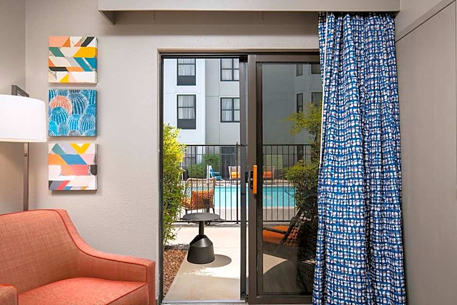 Hampton Inn By Hilton And Suites El Paso-Airport