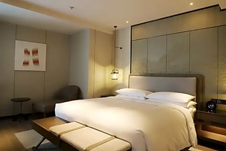 Ocean View Junior Suite, Executive lounge access, 1 Bedroom Smaller Suite, 1 King