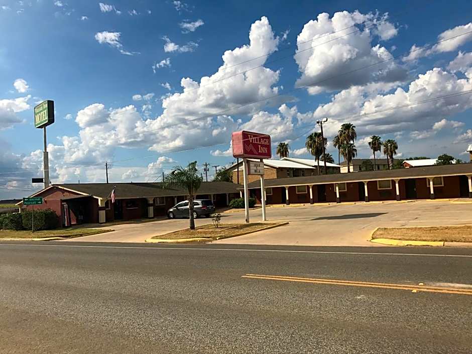 Village Inn Cotulla