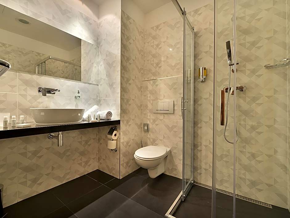 Ramada Airport Hotel Prague