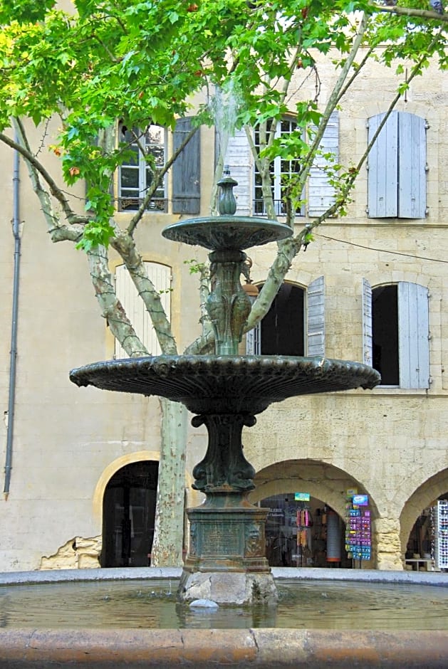 UZES DECOUVERTES