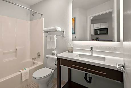 Queen Suite with Accessible Tub and Sofabed - Accessible/Non Smoking