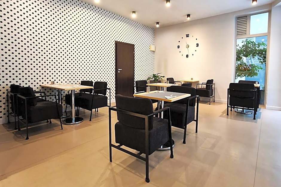 Platinum Apartments Aparthotel