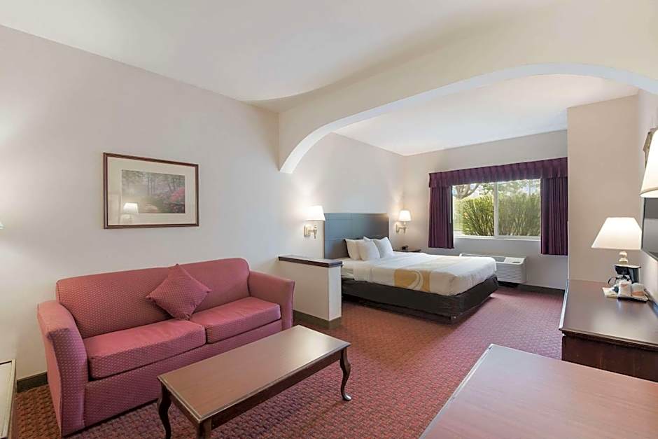 Quality Inn Grand Suites Bellingham