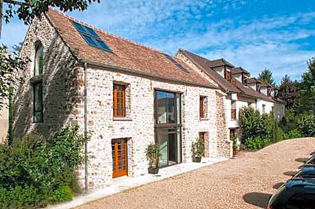 Petit loft de charme proche VERSAILLES SACLAY 30 mn PARIS jardin terrasse parking securisé