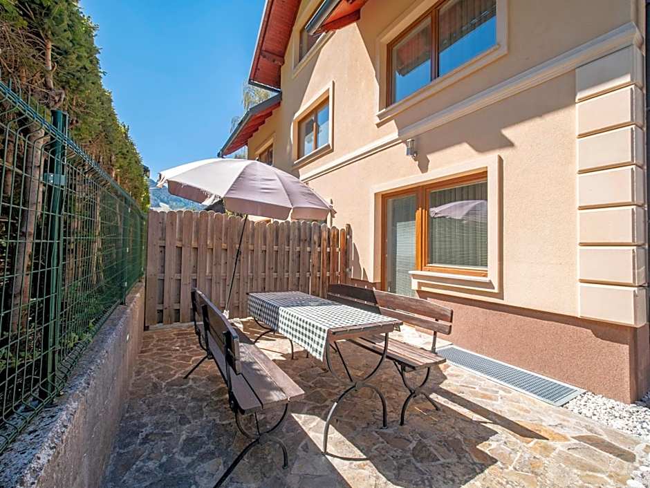 Berghi Hotel and Apartments