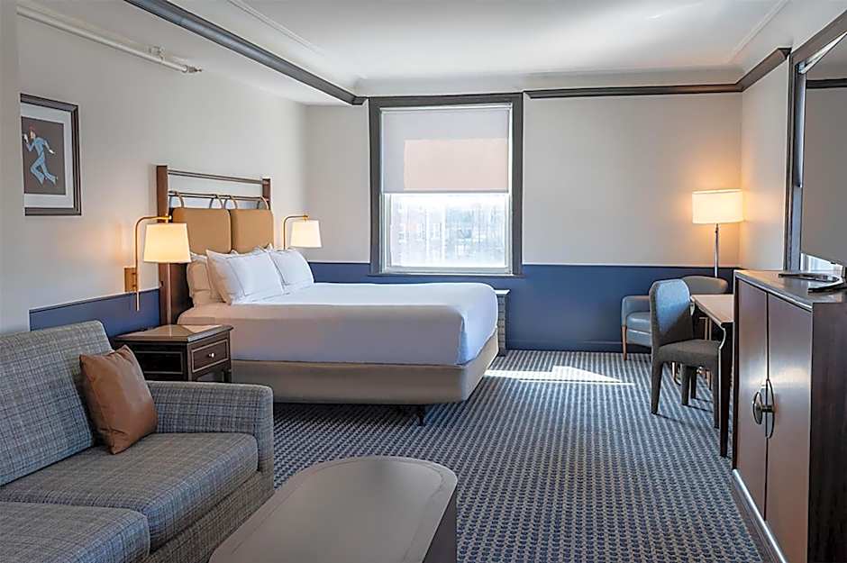 Hilton Orrington / Evanston