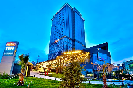TRYP by Wyndham Istanbul Basin Ekspres