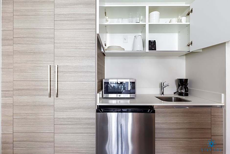 New Studio - Hollywood Beach Bliss for 2