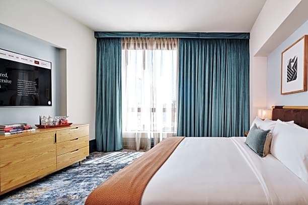 Clayton Hotel