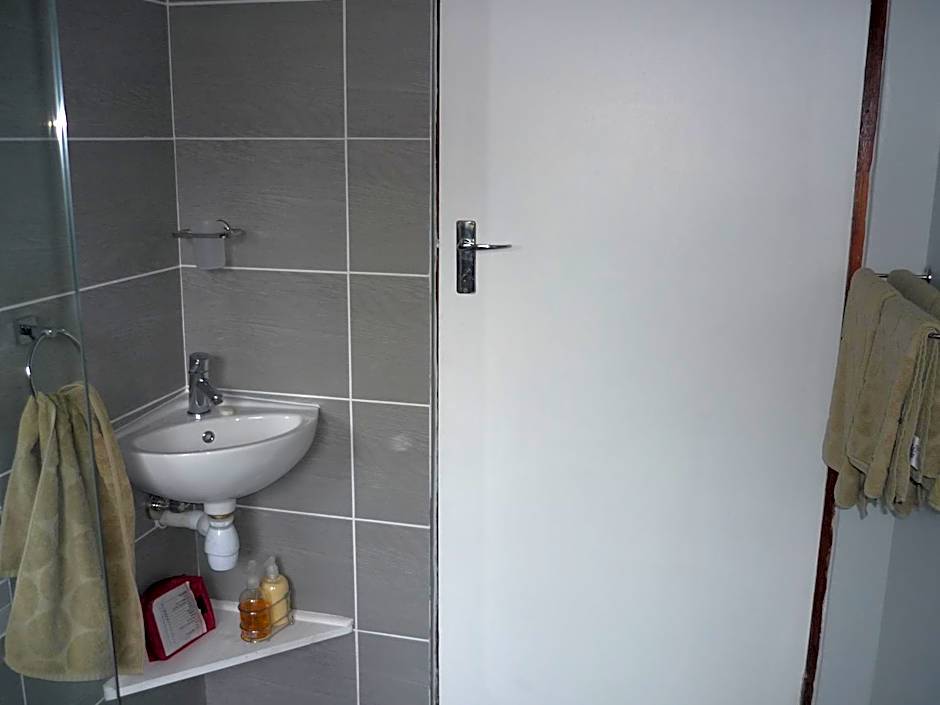 A1 Kynaston Guest House bed and breakfast or self catering