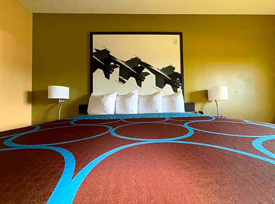 Super 8 by Wyndham Kokomo