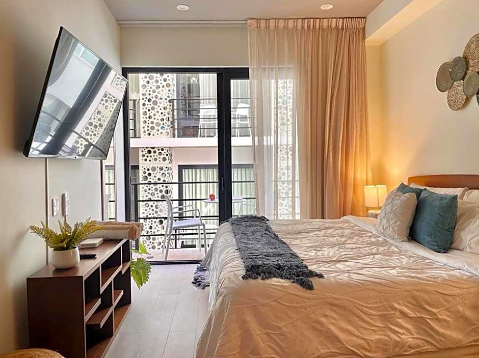 The Boat Condo by Andiani Travel