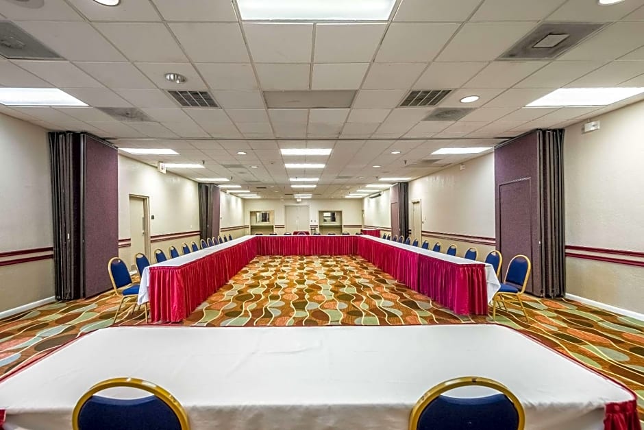 Lakeland Hotel