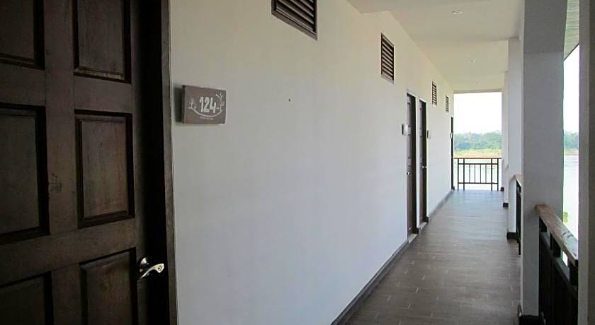 Norn Nab Dao Rimkhong Hotel