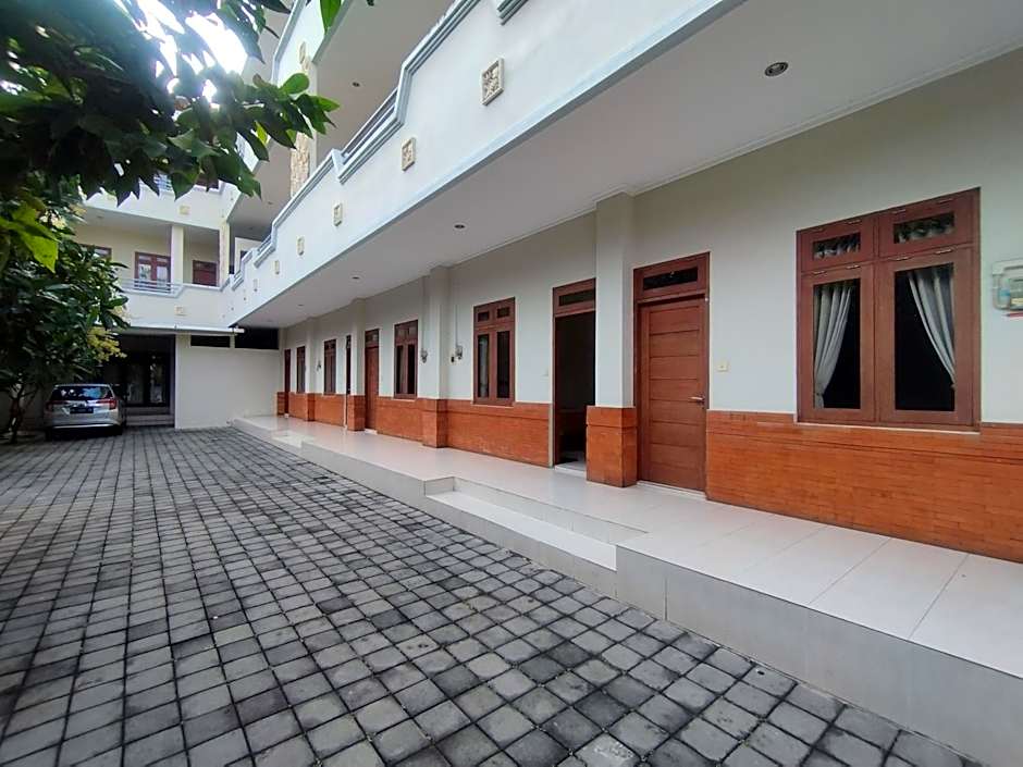 Adi Pelita Sari Bali