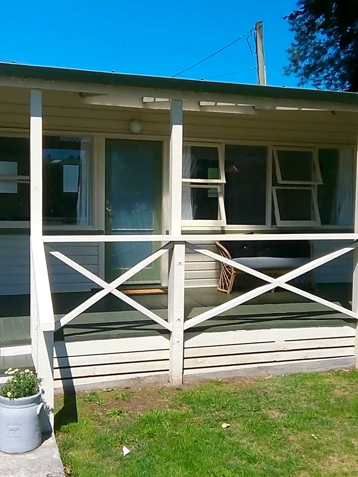 Featherston Motels And Camping