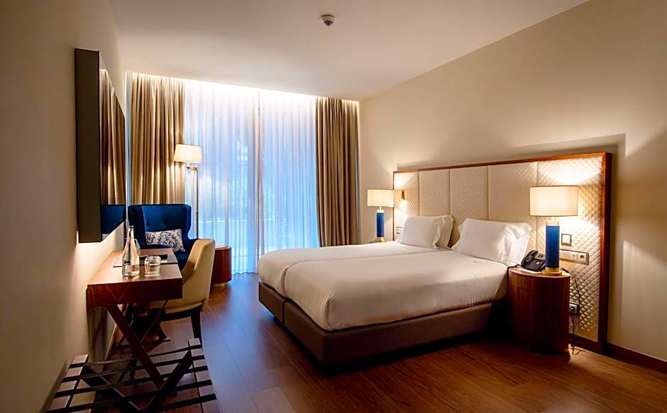 Curio Collection by Hilton Boeira Garden Hotel Porto, Portug
