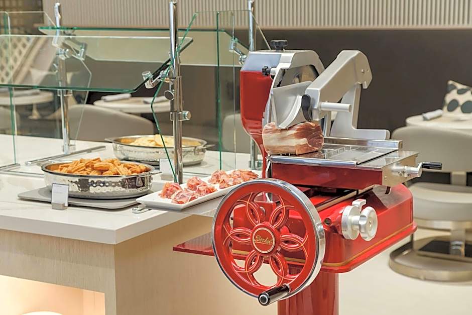 AC Hotel by Marriott St. Petersburg Downtown