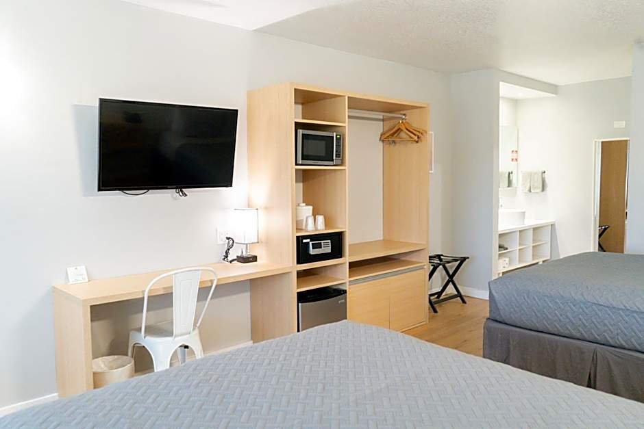 Hotel Room Near Disney 4 People