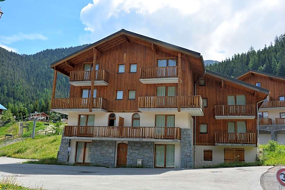 Vacancéole - Résidence Les Chalets de la Ramoure
