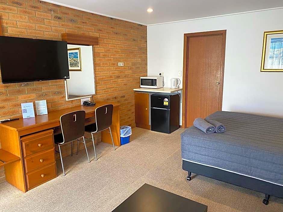 Quays Motel San Remo