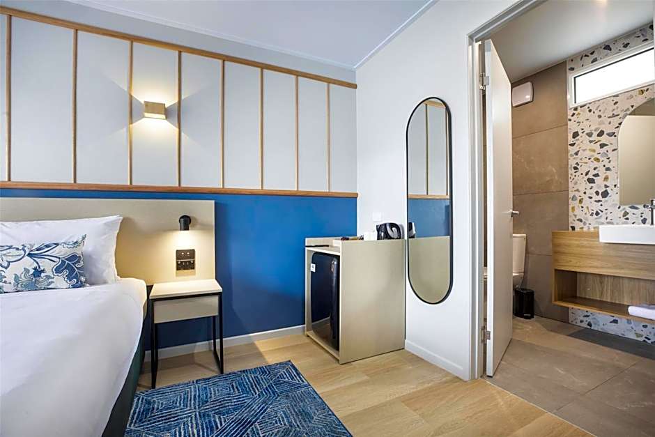 Nightcap at Queens Beach Hotel